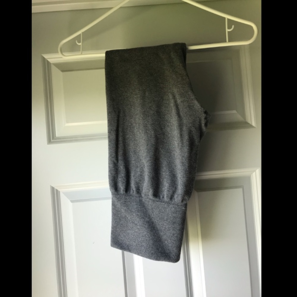 A pair of leggings